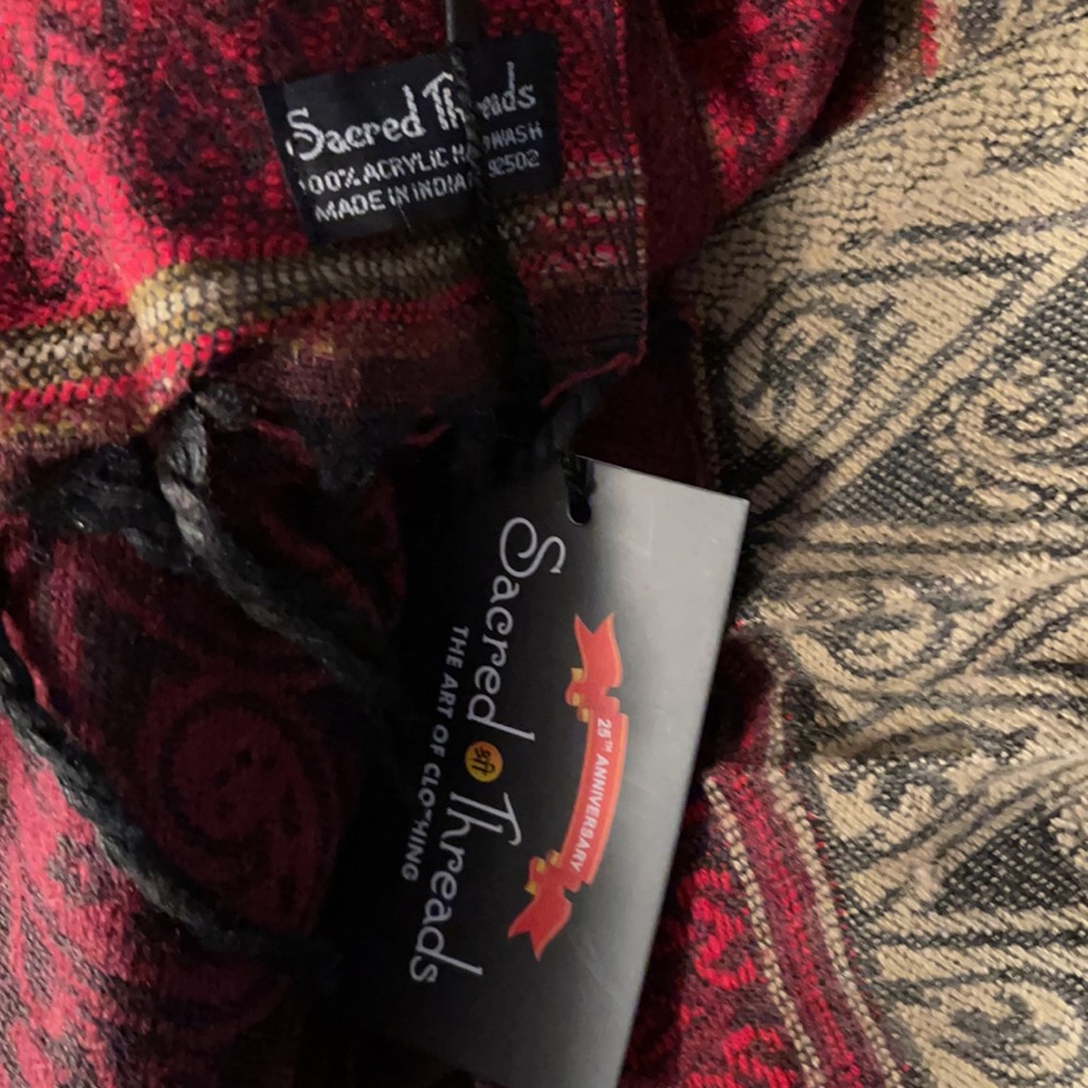 NWT.  Scarf by Sacred Threads. 02 BL/BL 219777 - Picture 5 of 8